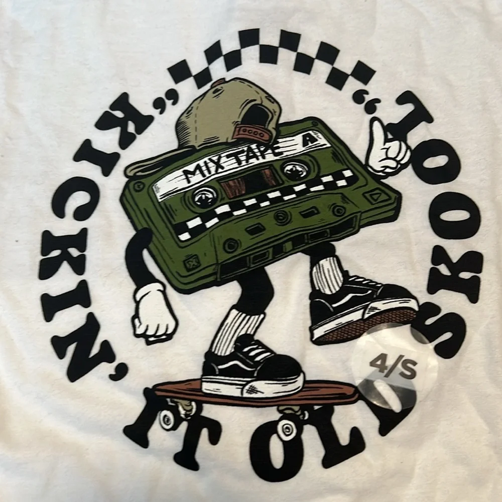 Boys’ graphic tees (set of 5), size 4 EUC! (Vans, Zelda, Lightning McQueen, etc)